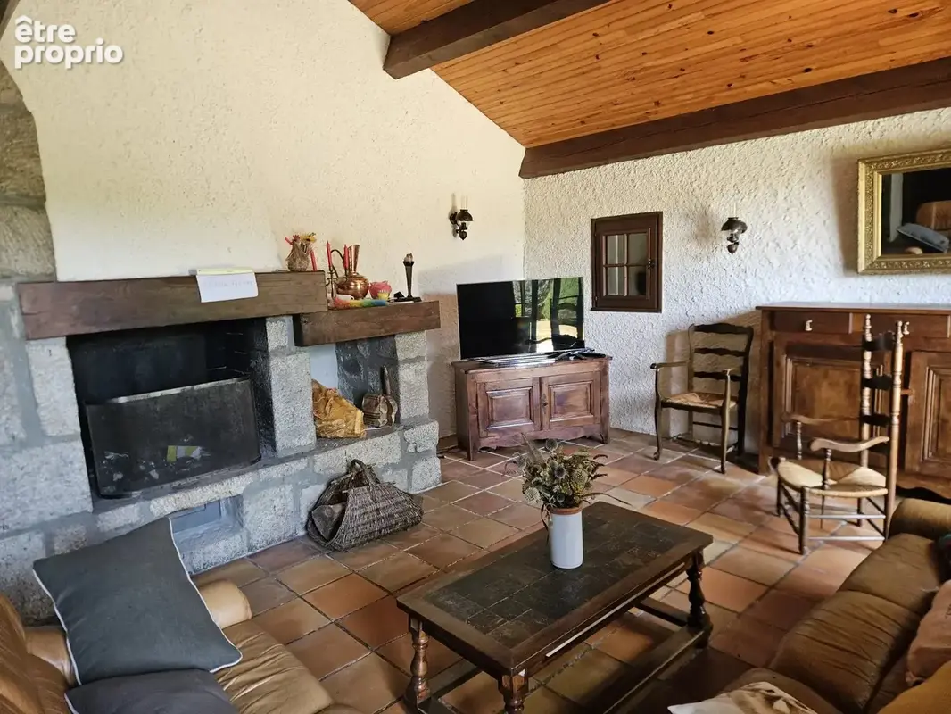 A vendre Maison à Chenereilles. 4 000m² de terrain - photo 5