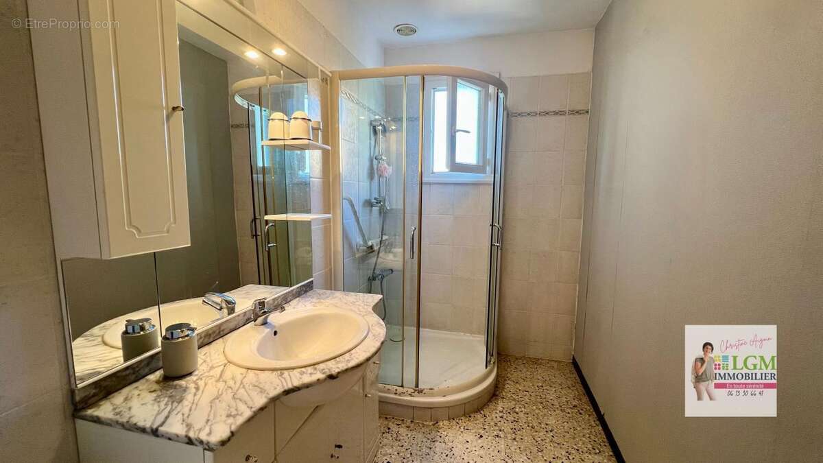 Maison à SAINT-JULIEN-LES-ROSIERS