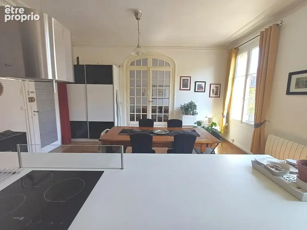 Bel Appartement Bourgeois avec Place de Stationnement à proximité du Centre Ville - photo 4