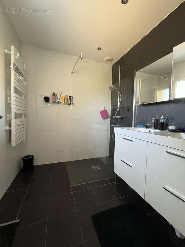 Bourg du CELLIER -  Belle maison plain pied  - 200 m2 - 8 pièces - piscine - photo 8