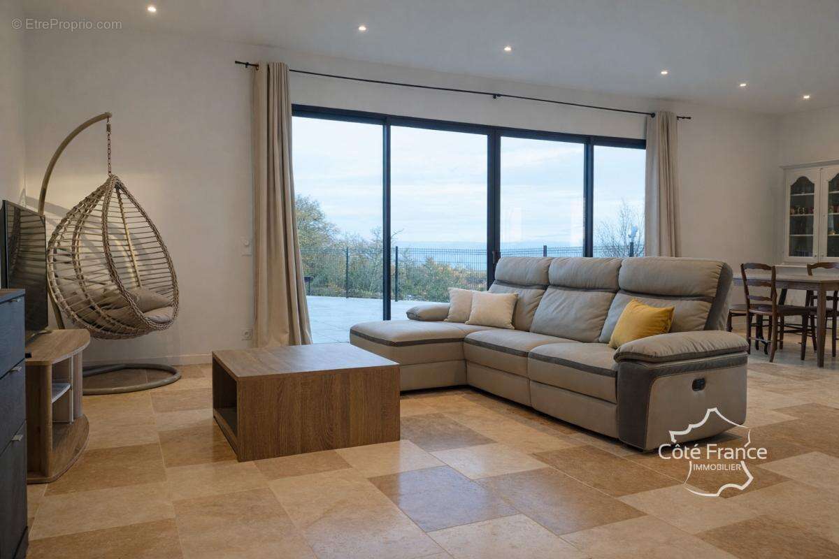 Maison à SAINT-DENIS-LES-MARTEL