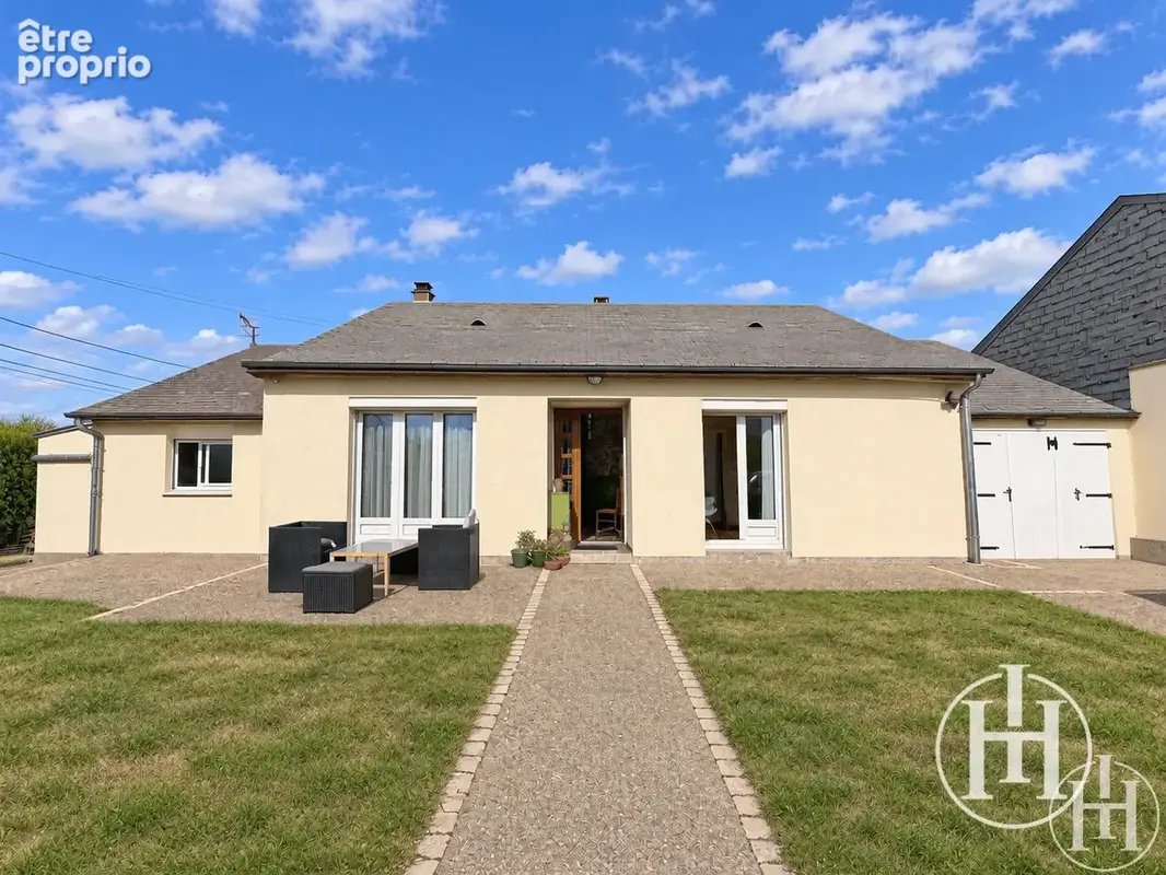 Maison de plain-pied sans travaux à Saint-Amand-Montrond - photo 1