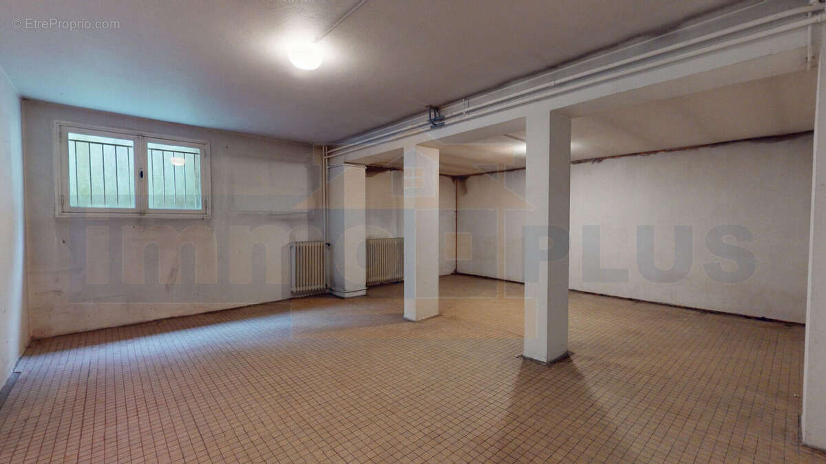 Commerce à FONTENAY-LE-FLEURY