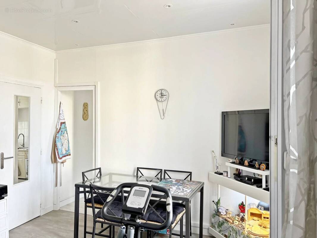 Appartement à SAINT-MAUR-DES-FOSSES