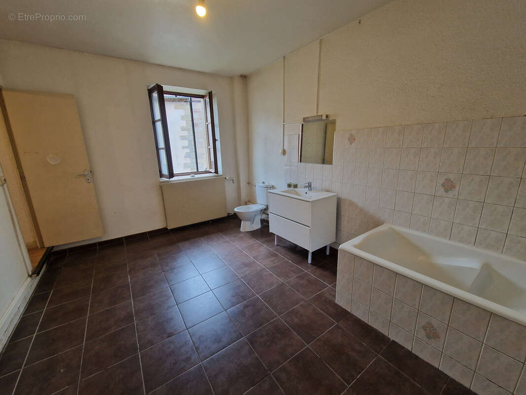 Maison à FOUGEROLLES