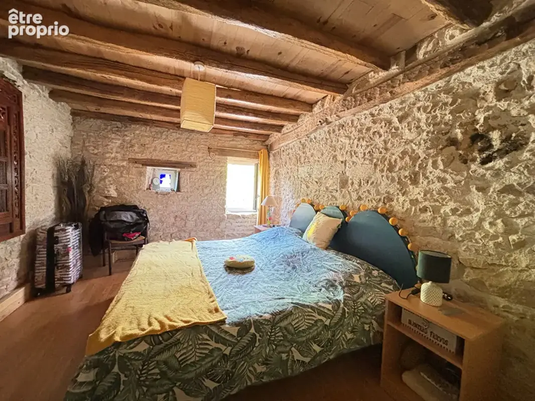 Maison de Caractère de Trois Chambres avec un gîte, Jardin et Grange - photo 9