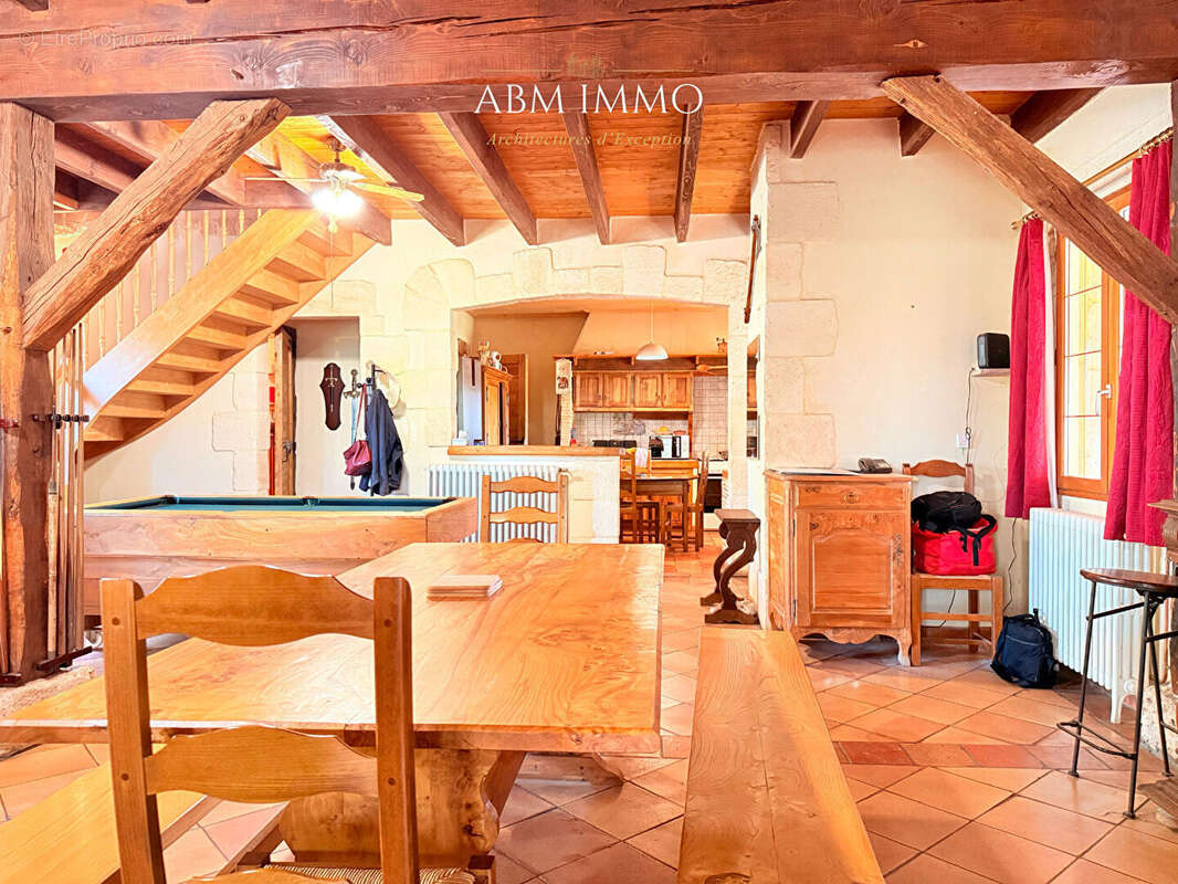 Demeure de caractère avec atelier, double garage et potentiel d'agrandissement - photo 8