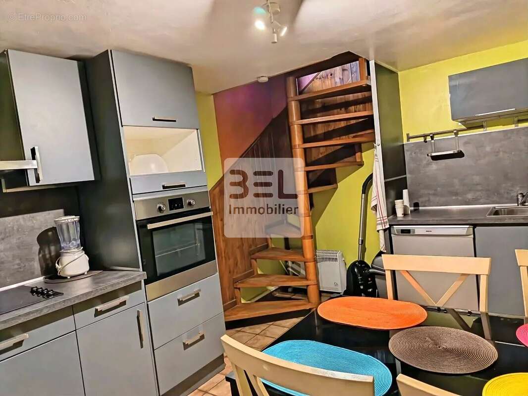 Maison à LAUDUN-L'ARDOISE