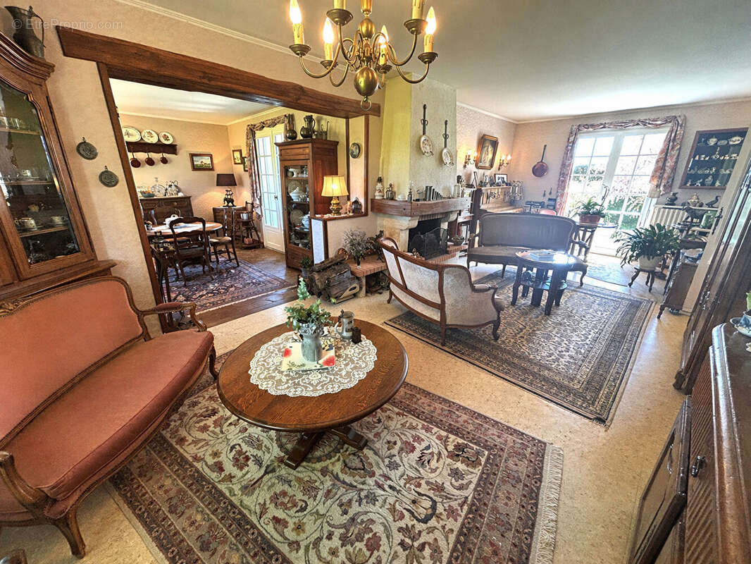 Maison à SAINTE-GENEVIEVE