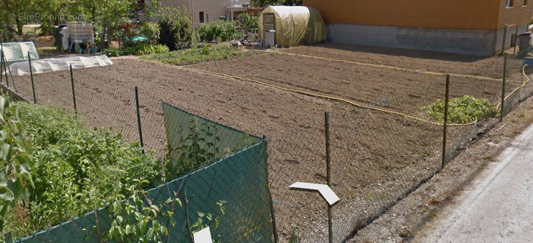 Terrain à CHALONS-EN-CHAMPAGNE