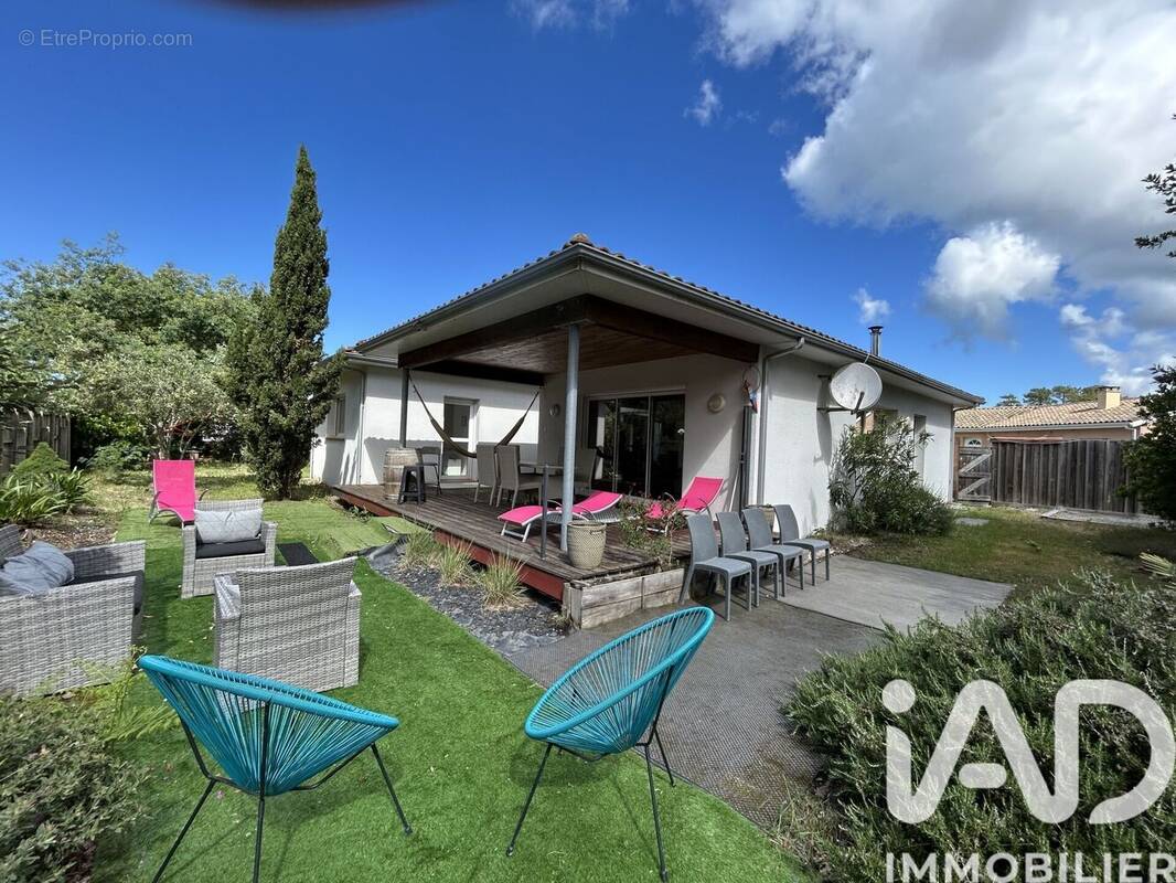 Photo 1 - Maison à VENDAYS-MONTALIVET
