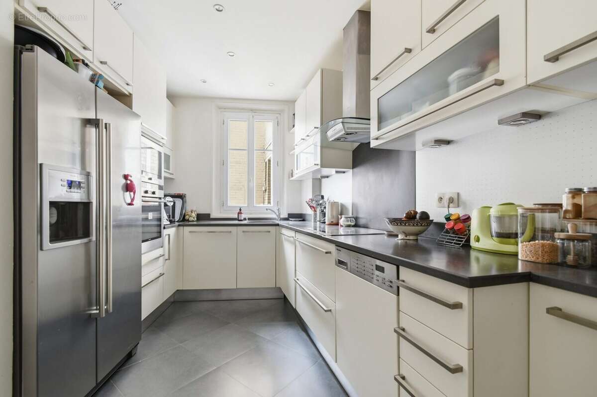Appartement à COURBEVOIE