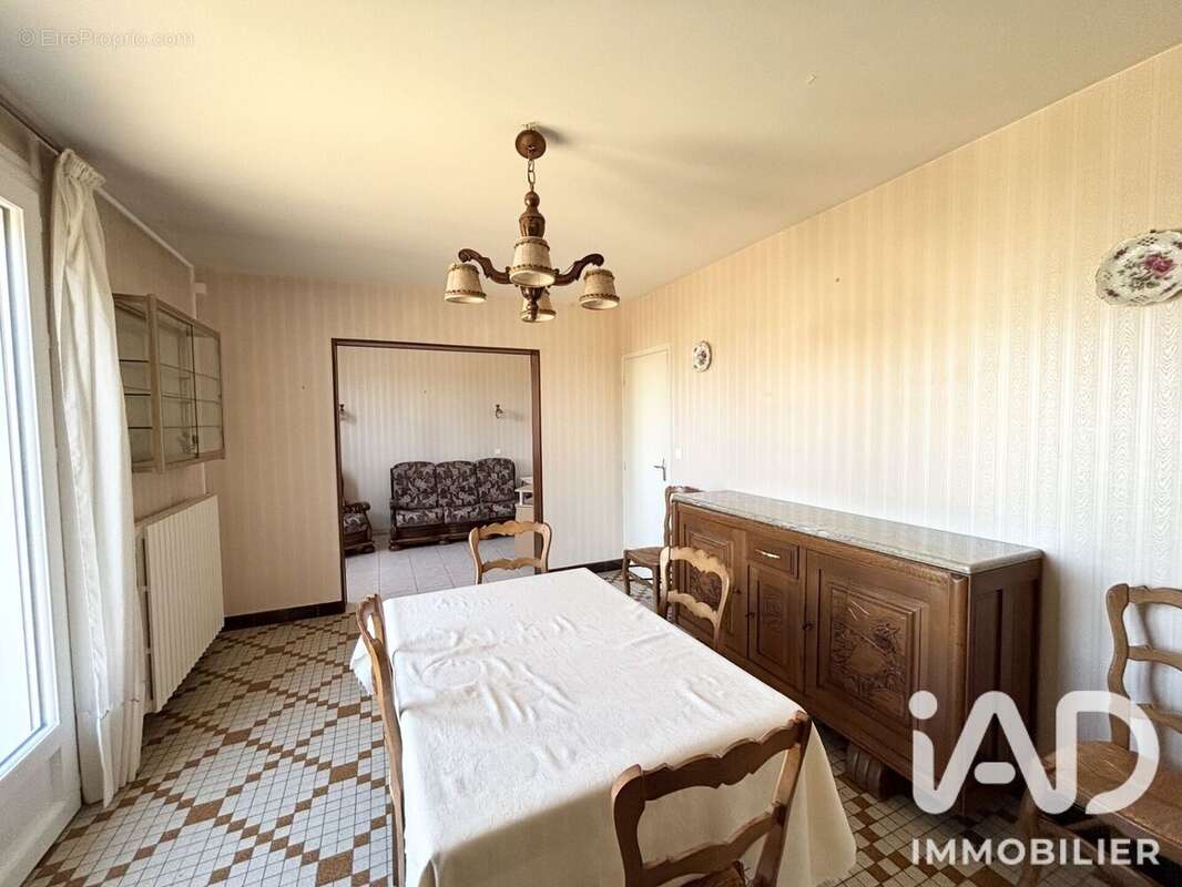Maison 90 m² à Saint-Gaultier  - photo 4
