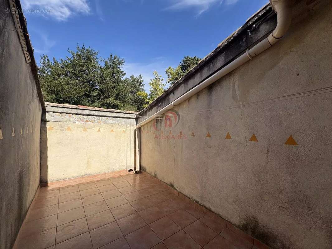 Appartement à SIGNES