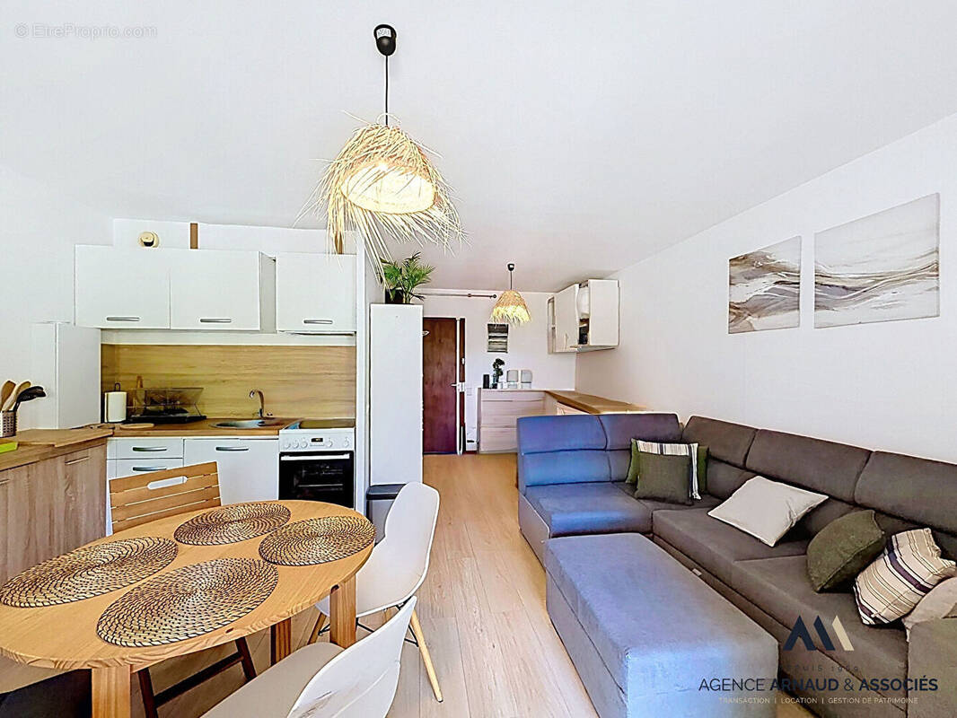 Appartement à SAINT-CYR-SUR-MER