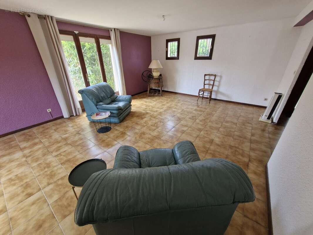 Maison à SAINT-LAURENT-DE-LA-SALANQUE