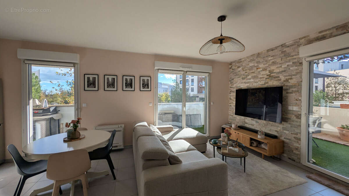 Appartement à SAINT-JEAN-DE-VEDAS