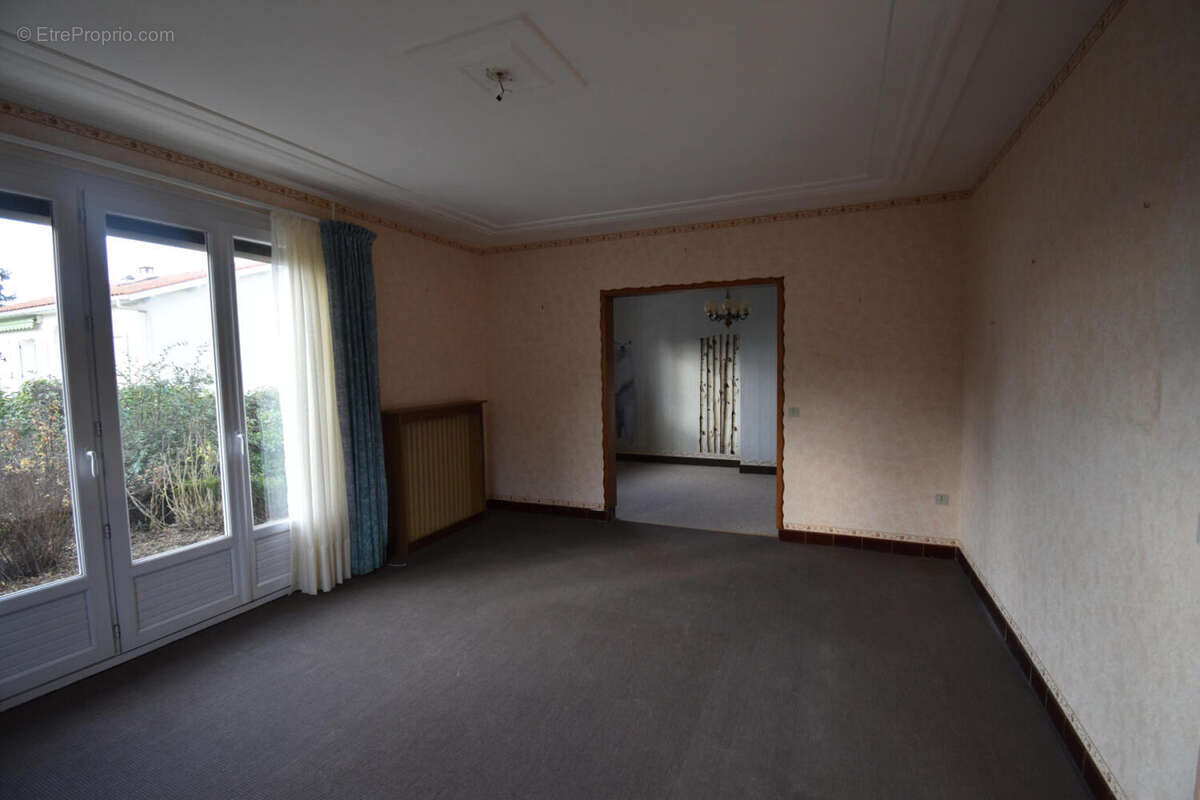 DSC_0004 - Maison à RUELLE-SUR-TOUVRE