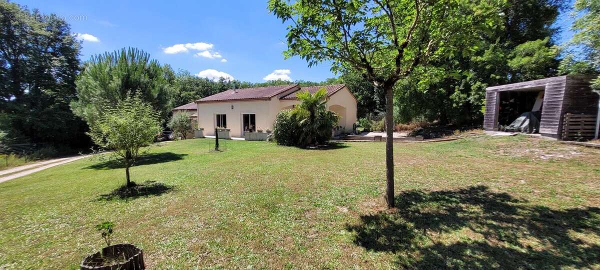 Maison à MONTAIGU-DE-QUERCY