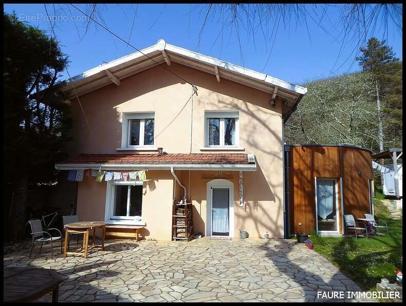 Maison à CREMIEU