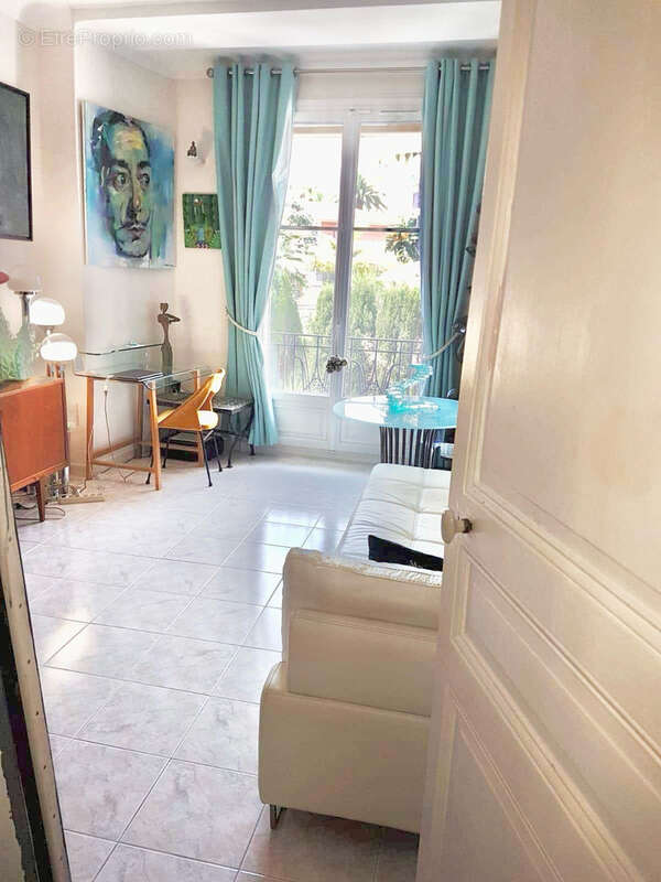 Cannes centre beau bourgeois t2 de 50m2 vue mer cave - photo 2