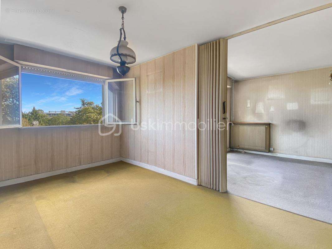 Appartement à VILLE-D&#039;AVRAY