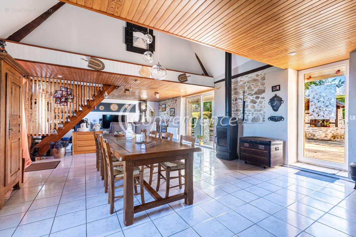 Maison à LA PORCHERIE