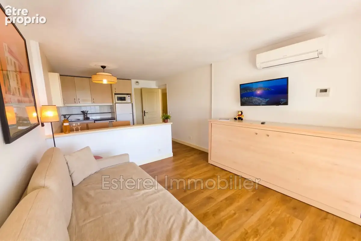 Appartement 3 pièces 37 m² à vendre à Saint-Raphael (83700) - photo 2