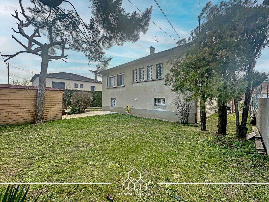 Maison à ROUSSILLON