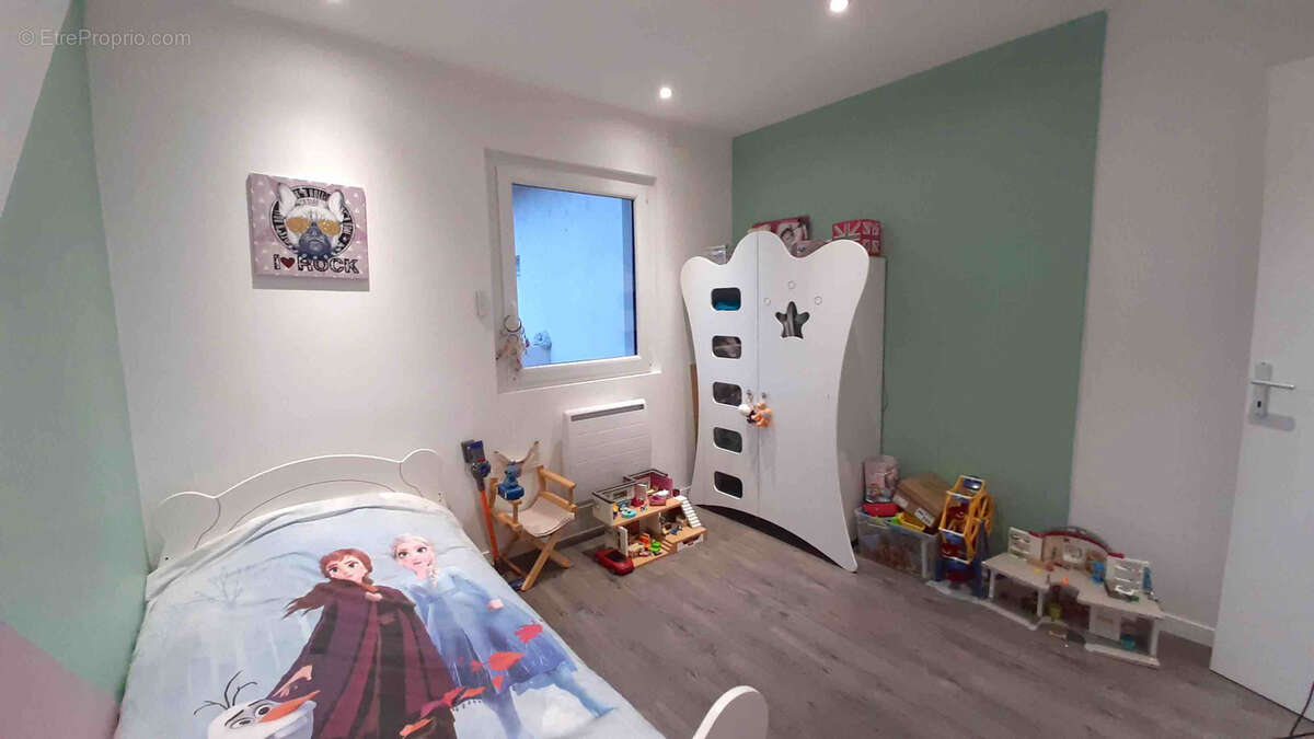 Appartement à UNIEUX