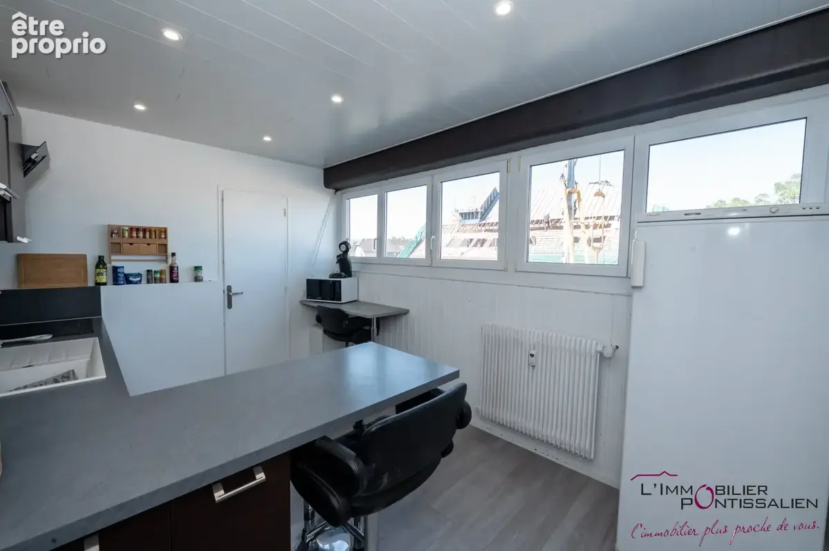Pontarlier - proche toutes commodites - appartement de type 3 : cave, balcon - photo 11