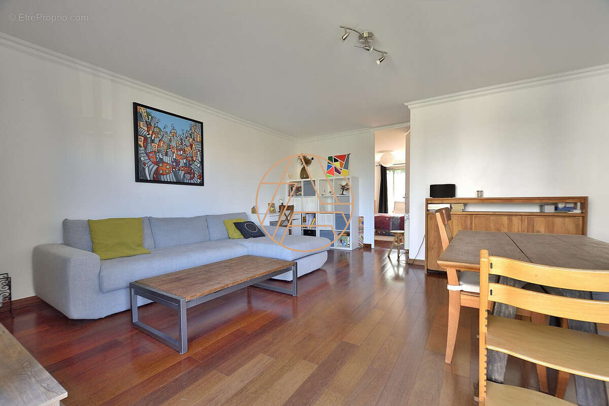 Appartement à SAINT-MAUR-DES-FOSSES