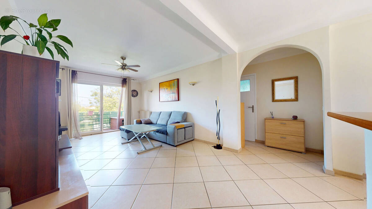 Appartement à VILLENEUVE-LOUBET