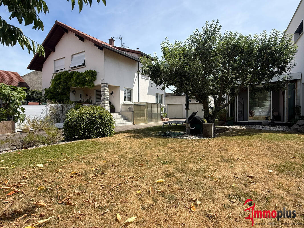 Maison à VILLAGE-NEUF