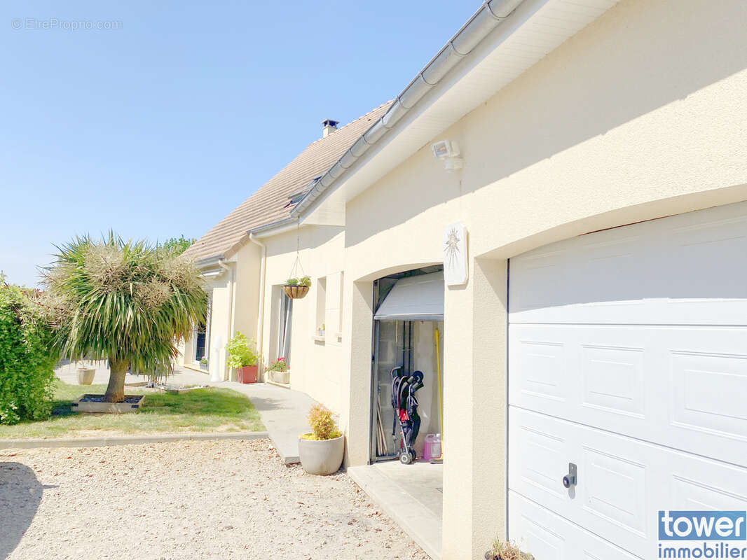 EXCLUSIVITE !!! Maison de standing 2009   219 m2 habitables sur terrain de 945 M2   Située en NORMANDIE. - photo 9