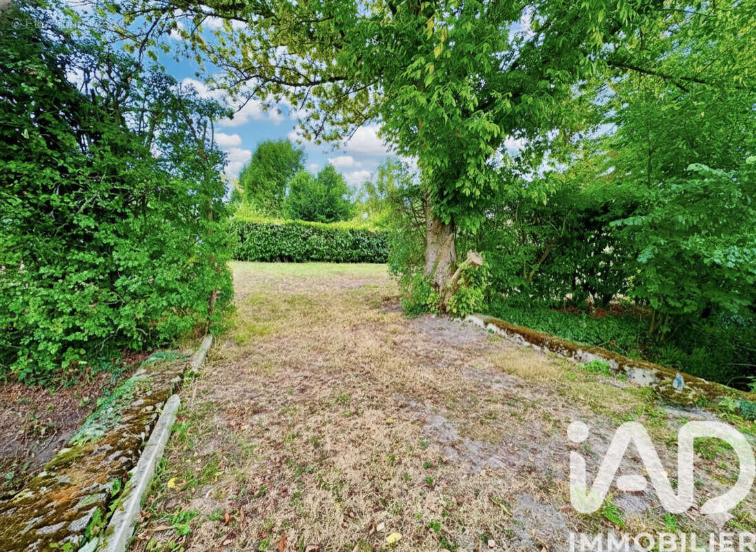 Photo 2 - Terrain à PONTPOINT