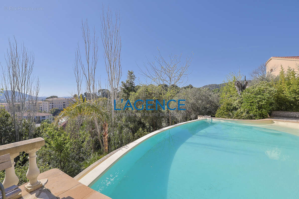 Maison à HYERES
