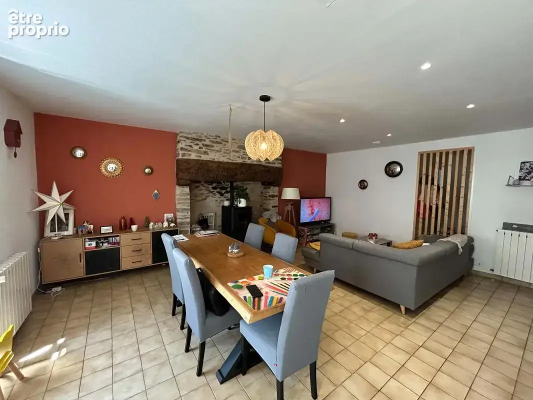 Maison 175 m² à Saint-Yrieix-La-Perche  - photo 1
