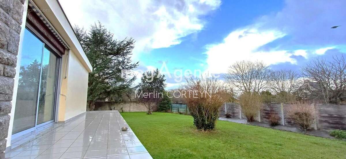 Maison à LE VIVIER-SUR-MER