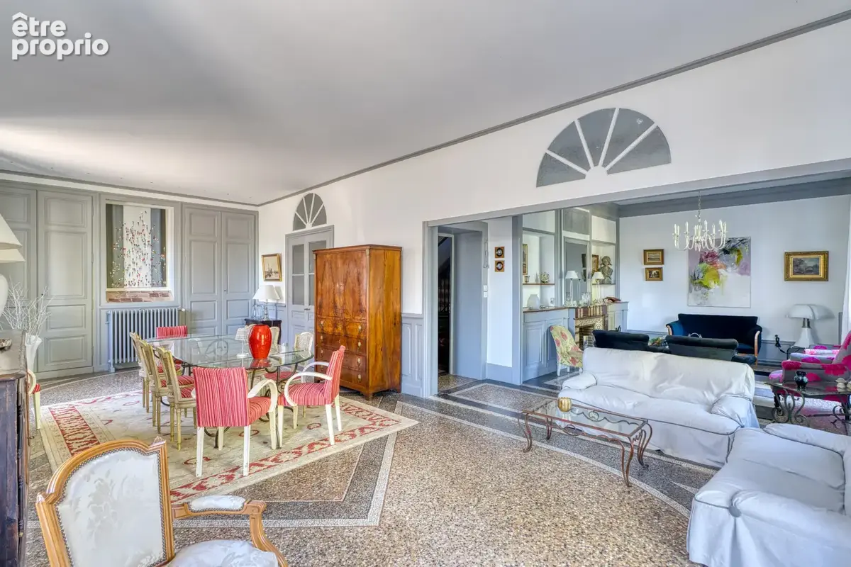 OULLINS - Propriété de 400 m2 - photo 8