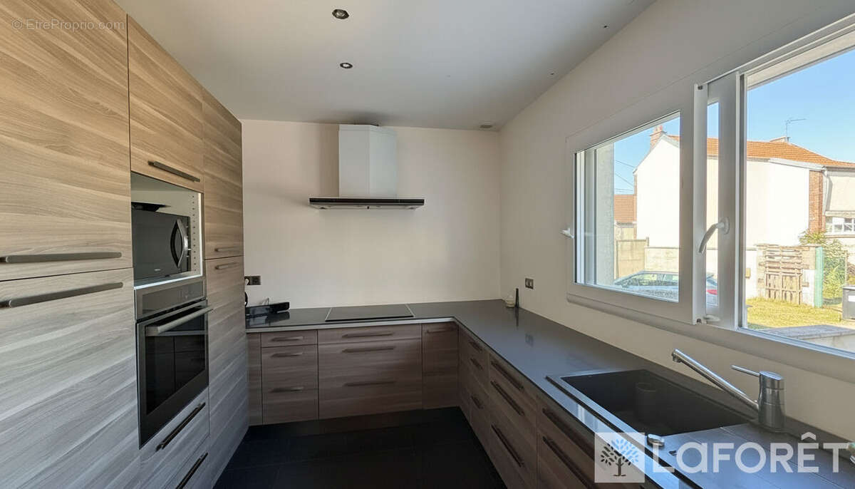 Maison à ROMILLY-SUR-SEINE