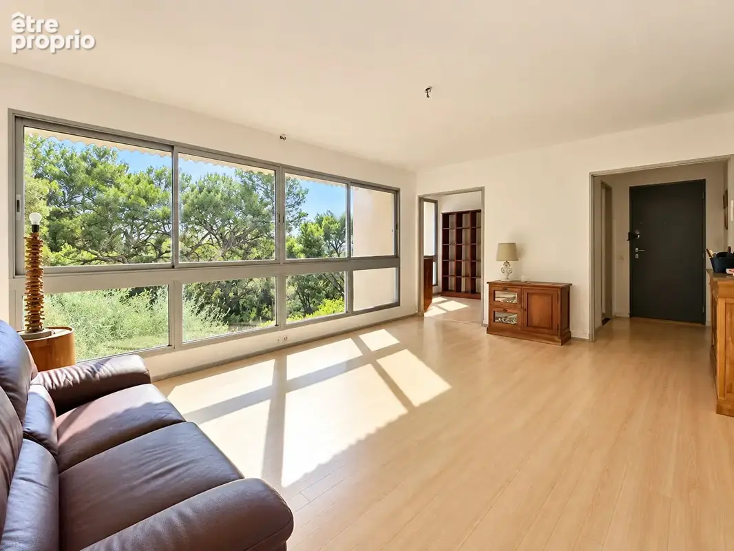 * Exposition Sud - Vue Pinède * APPARTEMENT 3 Pièces avec 2 Chambres *  Parking privé + Cave (83430) SAINT MANDRIER SUR MER * - photo 3