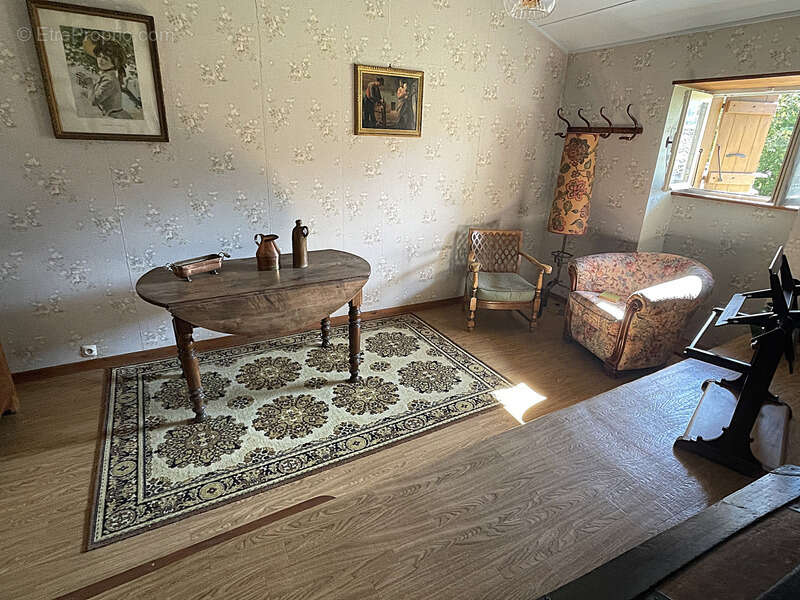 Maison à MOGNENEINS