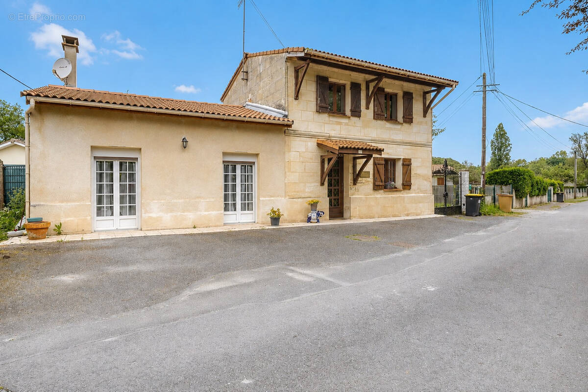 Maison à IZON