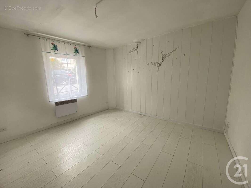 Maison à MONTGE-EN-GOELE