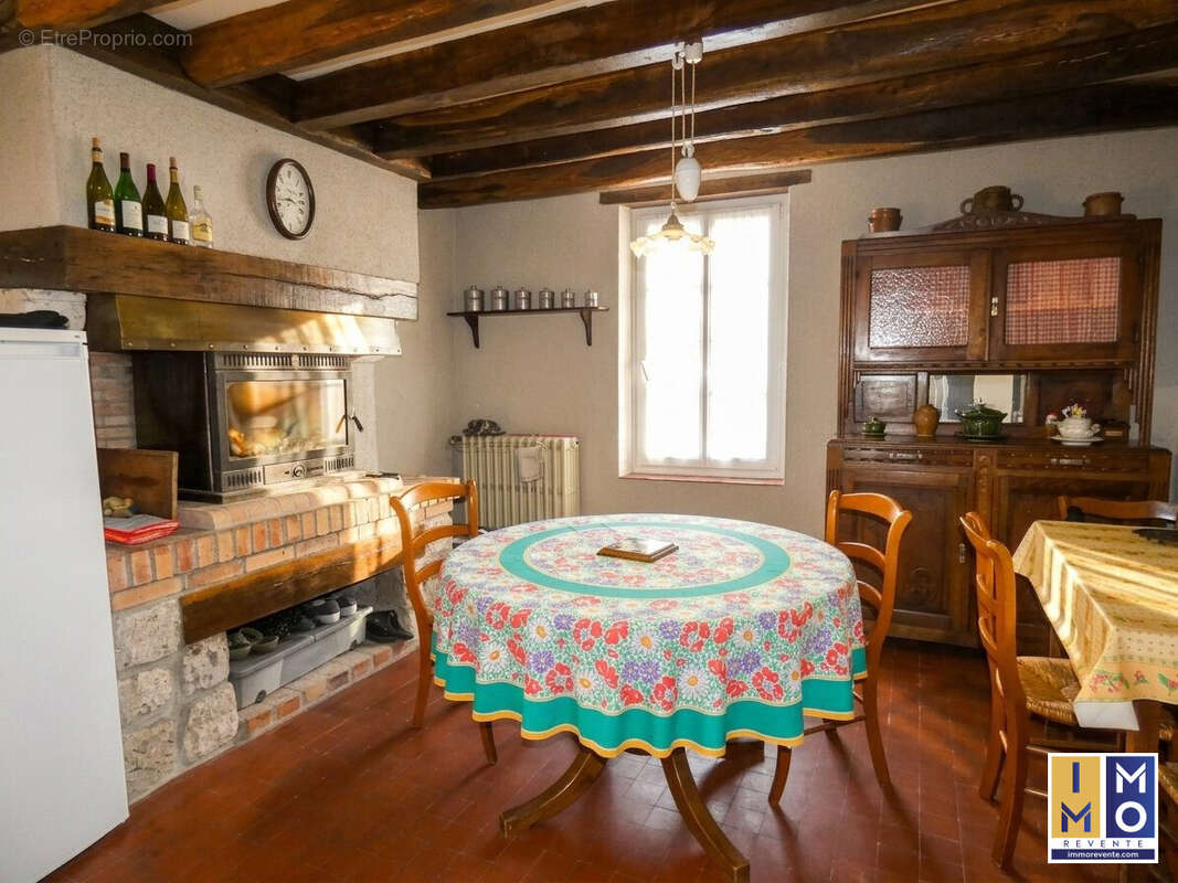 Maison à AZY