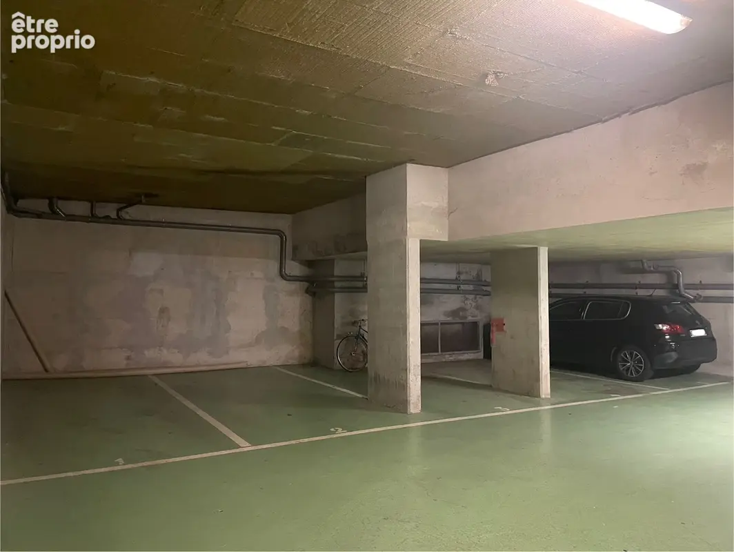 Parking à PARIS-20E