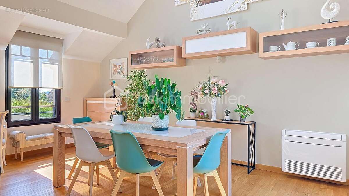 Appartement à CHEVRY-COSSIGNY