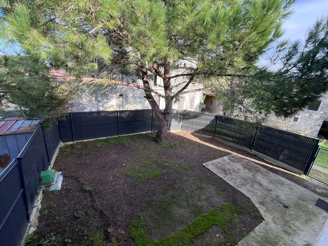 Maison à SAINT-SIGISMOND-DE-CLERMONT