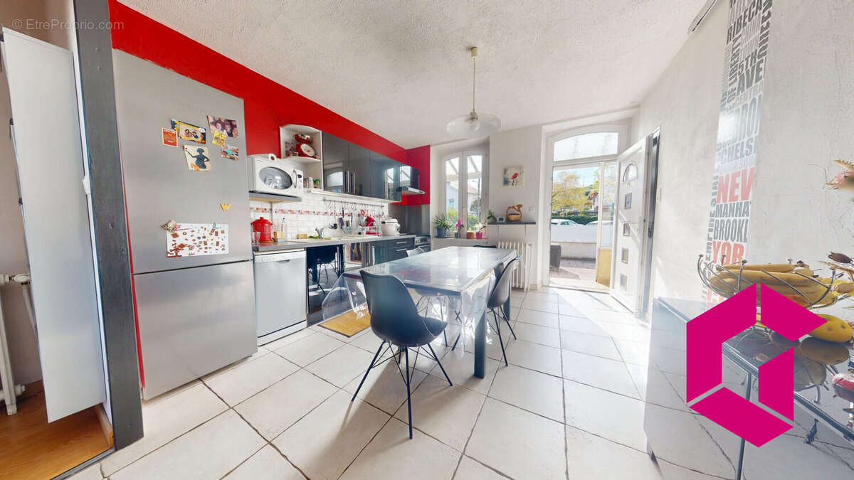 Maison à AUZAT-LA-COMBELLE